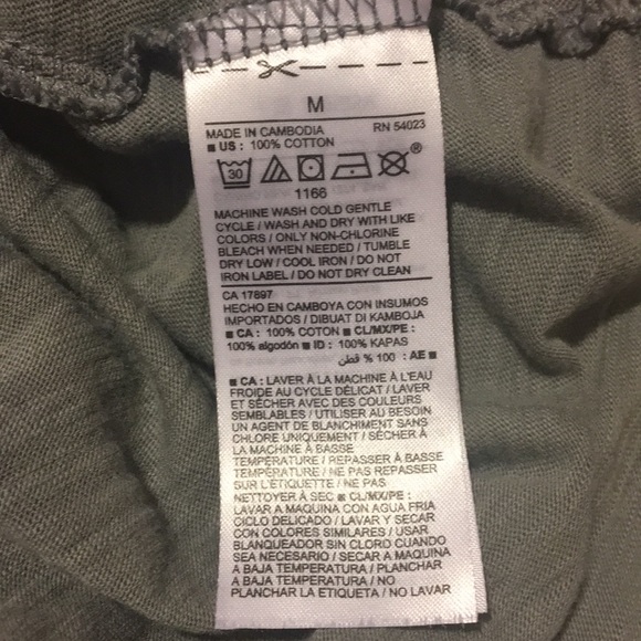 BUY 4 FOR 15$ // OLD NAVY V-Neck Grey Shirt - Picture 5 of 5